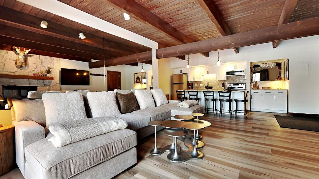 Timberline Condominiums 2 Bedroom Premier Unit B1D