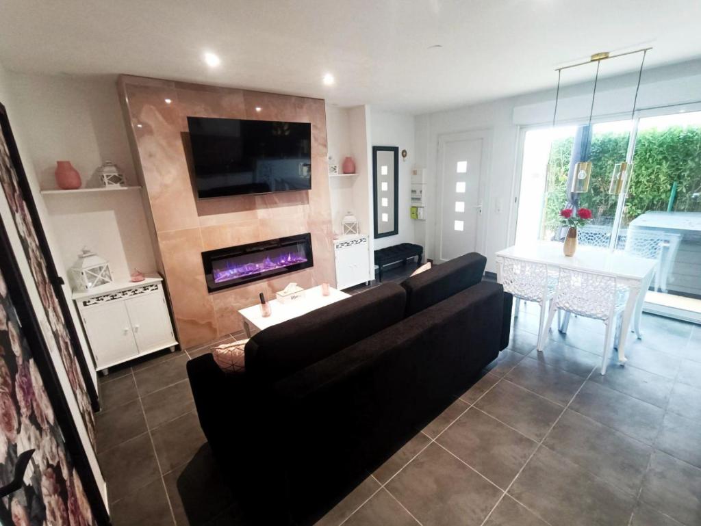 Cocon romantique avec jacuzzi extérieur 5