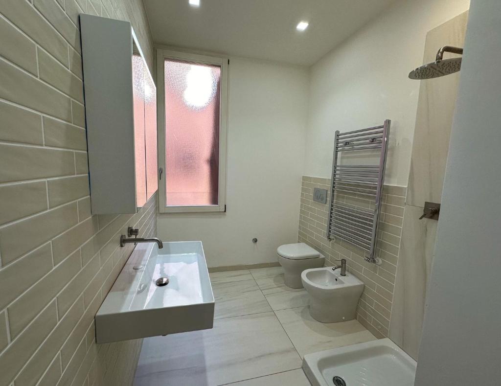 whouse large suite apartment indipendenza 7