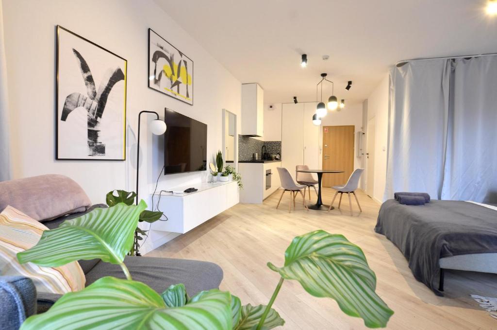 Private parking, secure building - Central apartments Old Town & Main Station 1