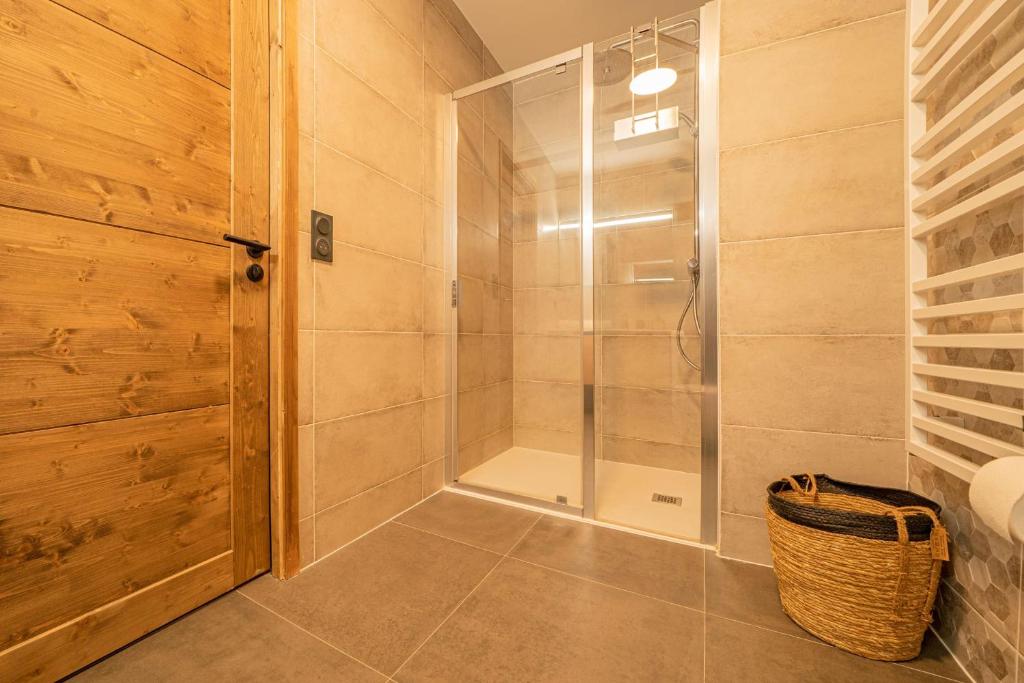 Perle Blanche - Brand New 2 bedroom apartment perfectly located 8