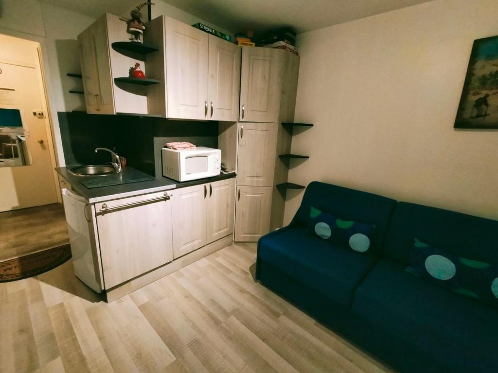 Photo de la galerie de l'établissement Chez Lulu - Charmant Studio rénové 2 personnes - Studio 16m2, au Corbier