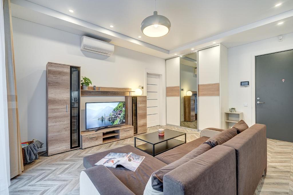 New Bastion Life Apartments w- Free Garage Prkg & Self Check-in I cohost 5