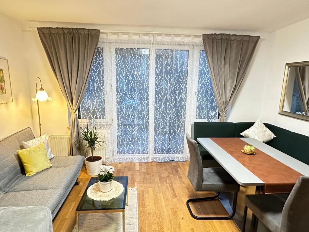 The Peaceful Garden Family Stay with Free Parking 2