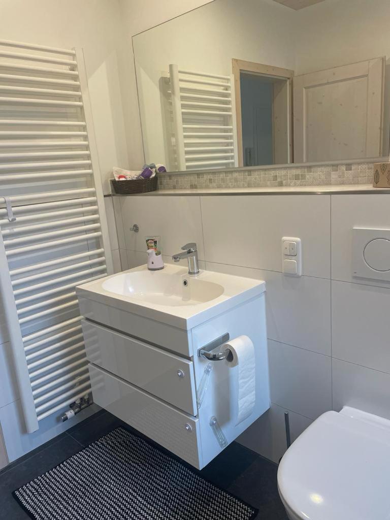 Zimmer Frei 4 8