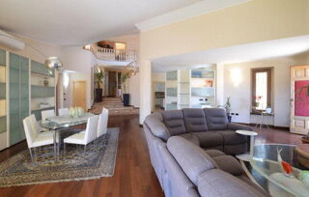 Photo de la galerie de l'établissement Villa Paradiso by PosarelliVillas, à Nestore 41 autres photos