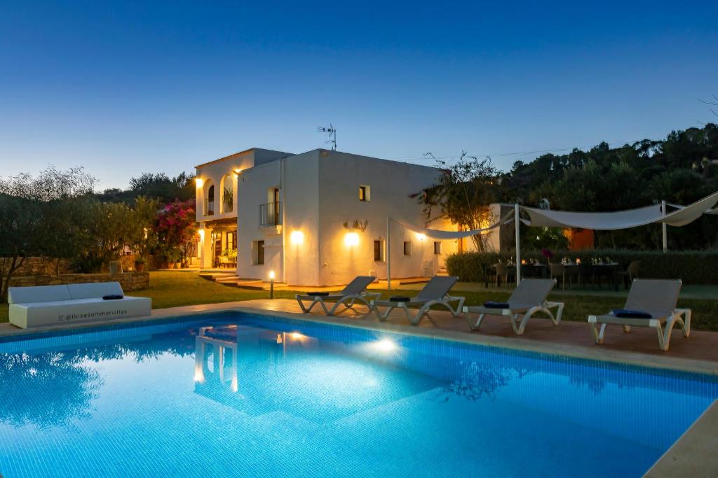 Villa near San Antonio Sleeps 10 7