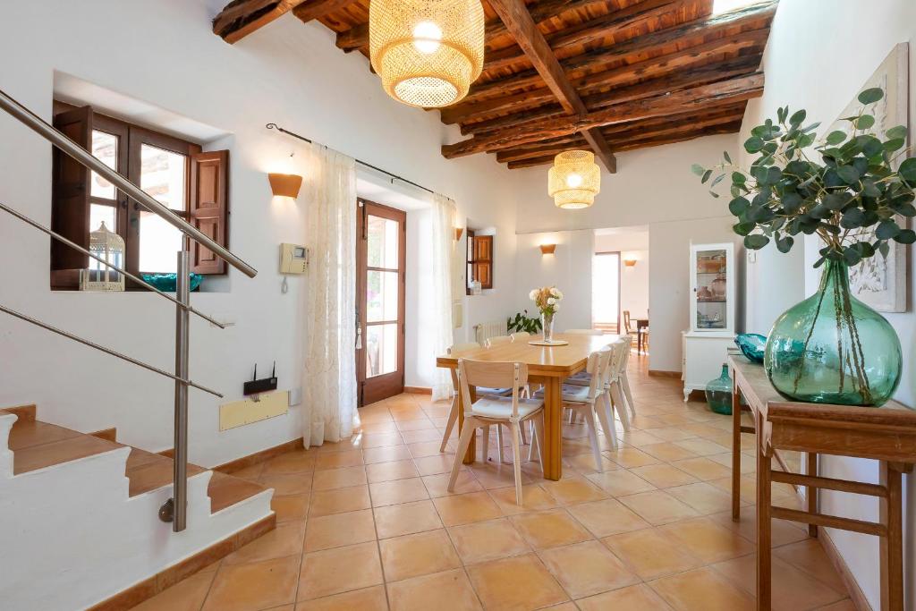 Villa near San Antonio Sleeps 10 4