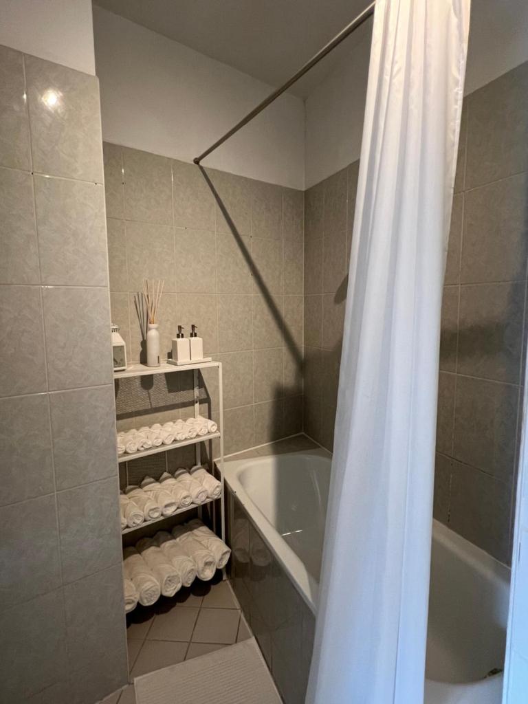 Appartement lumineux dans un quartier animé 3