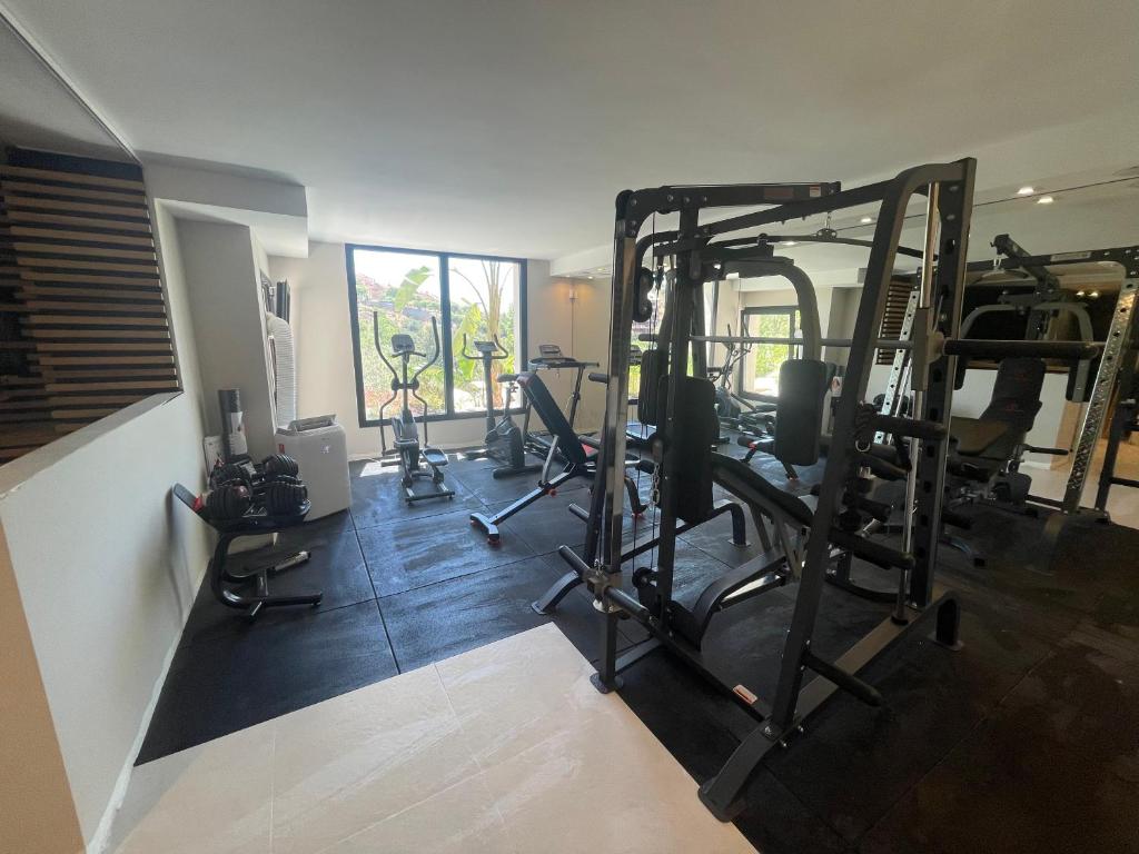ULTIMATE LUXURY DREAM VILLA with 7 BEDROOMS, GYM, SPA and INFINITY POOL 5