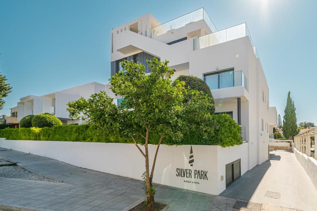 Silver Park 4