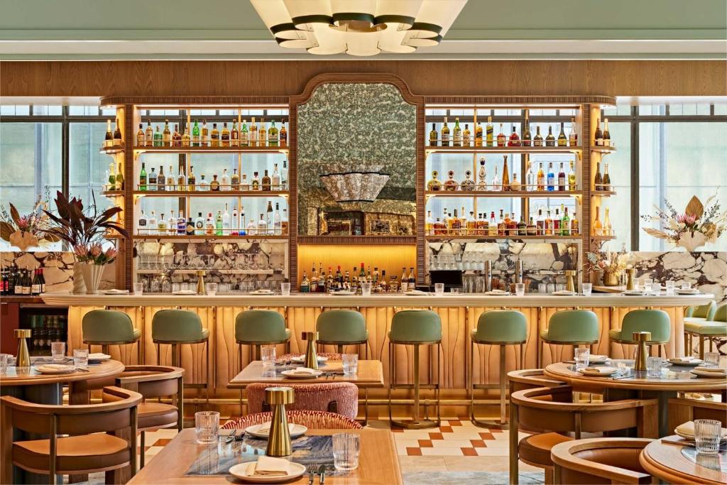 Sutton Place Hotel Toronto Image