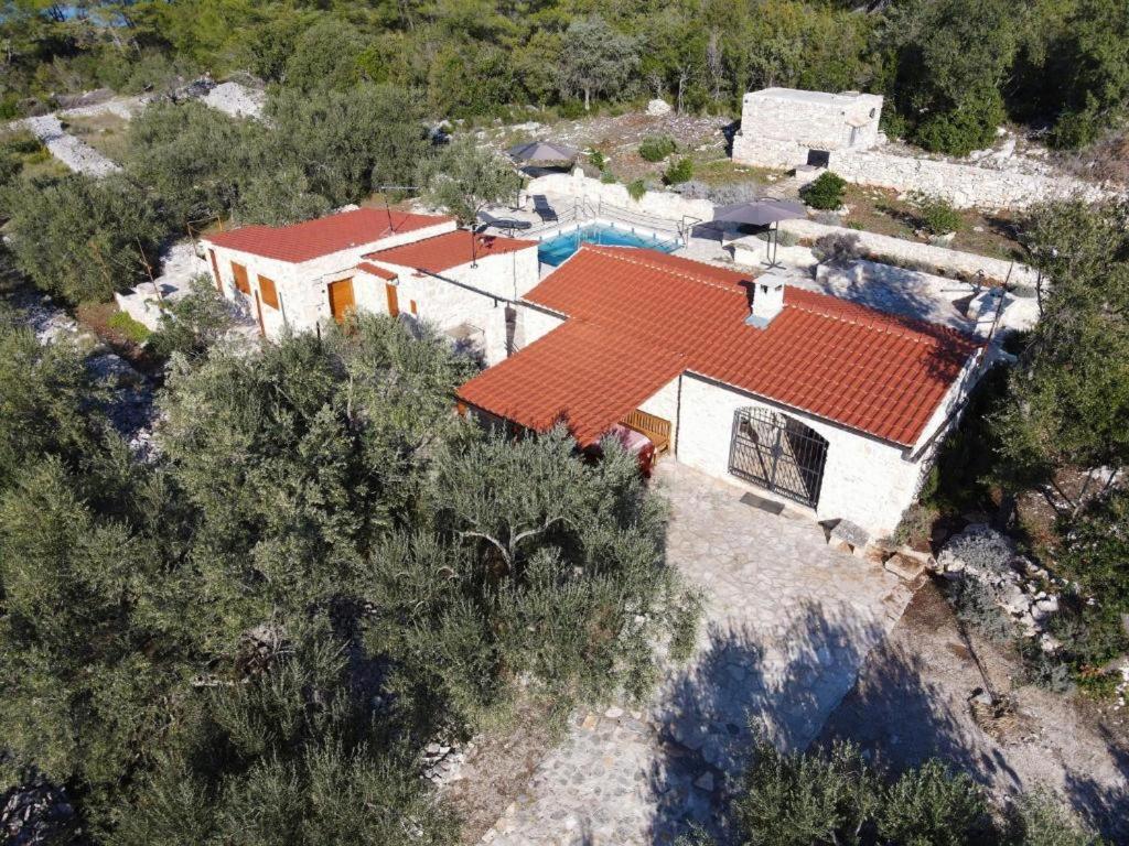 Stone House Lozica 3