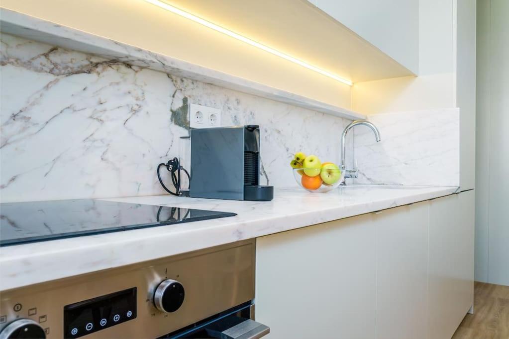 Modern & Cozy Faro Mercado Apt 21 by Lisbeyond 7