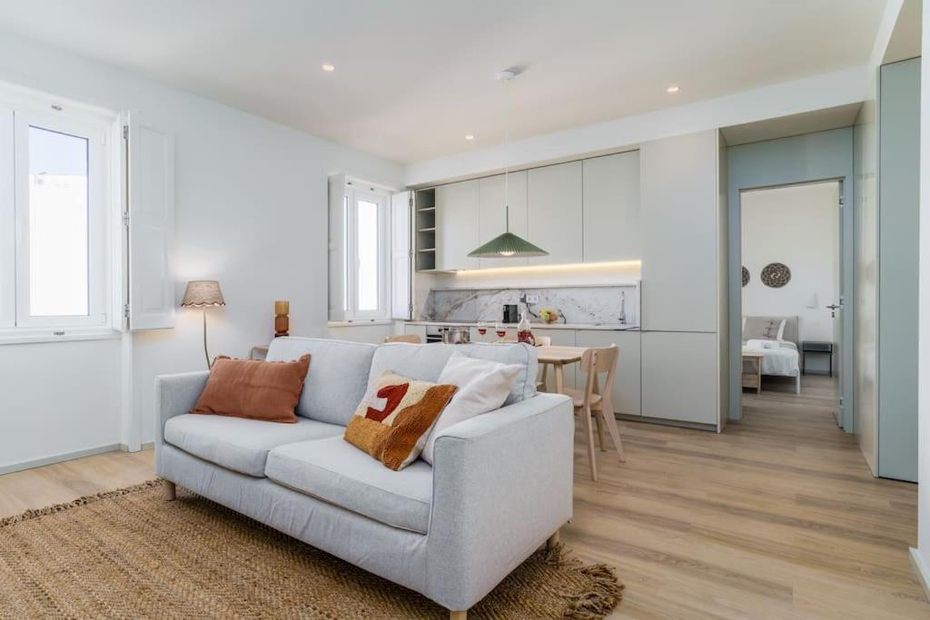 Modern & Cozy Faro Mercado Apt 21 by Lisbeyond 3