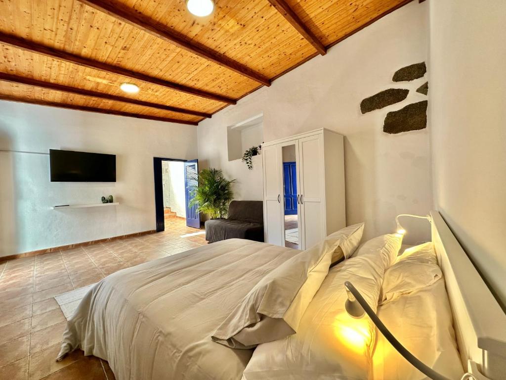 Teresitas Beach Escape Apartment 5