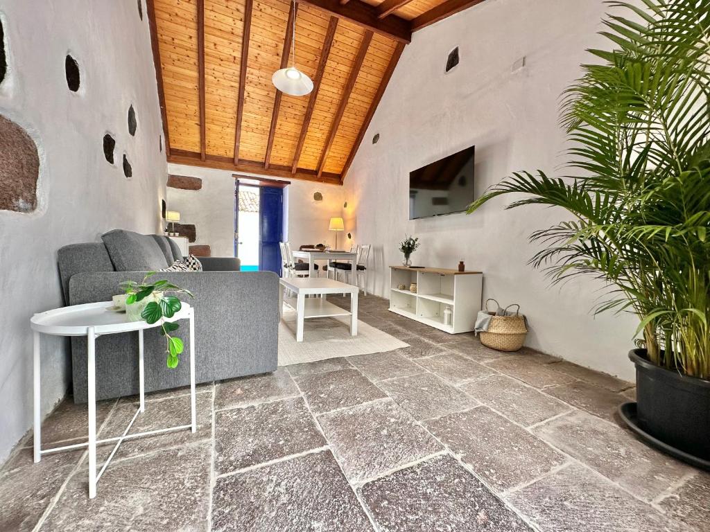 Teresitas Beach Escape Apartment 2