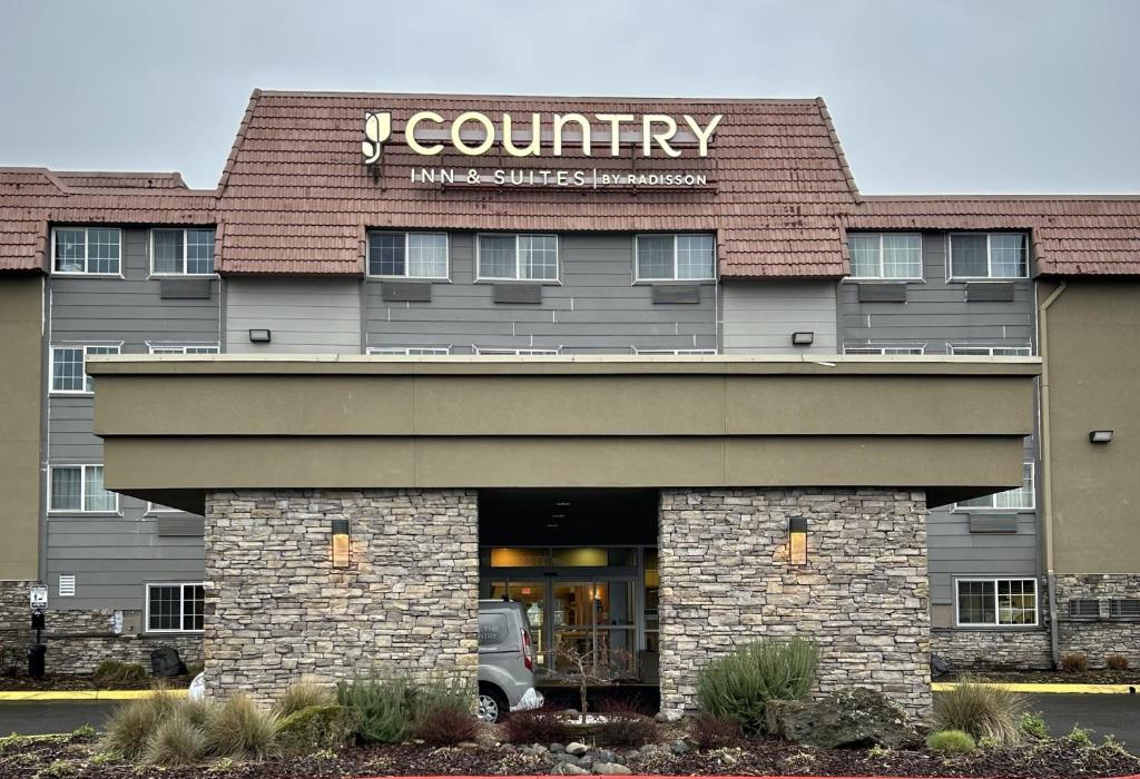 Country Inn & Suites by Radisson, Delta Park North Portland Image