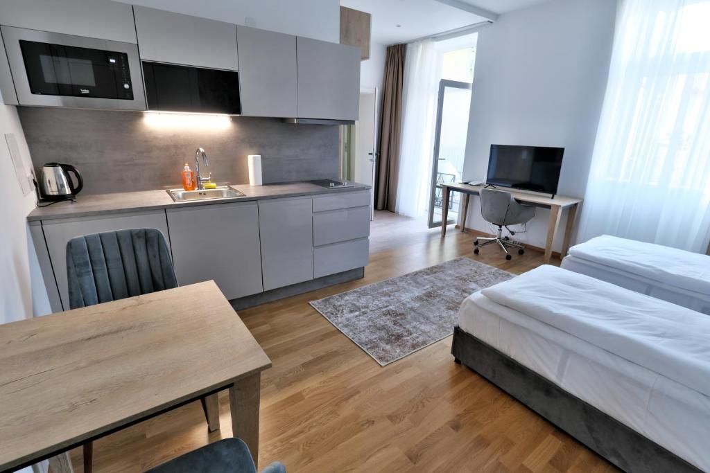 Vienna Lotus Apartments 3