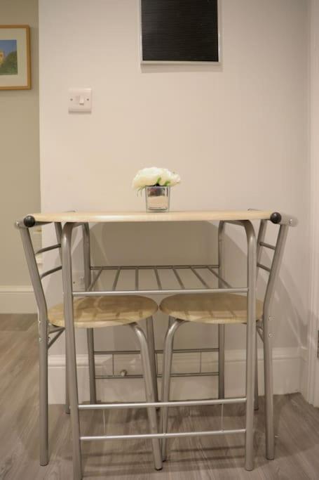 Priory Studio- New apartment inside the city walls 8