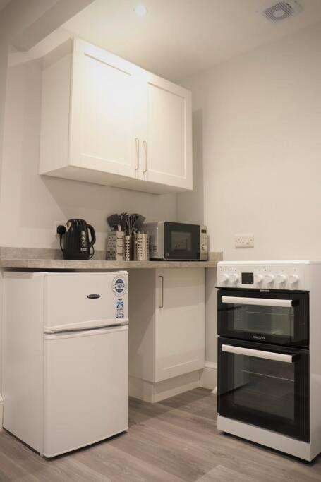 Priory Studio- New apartment inside the city walls 4