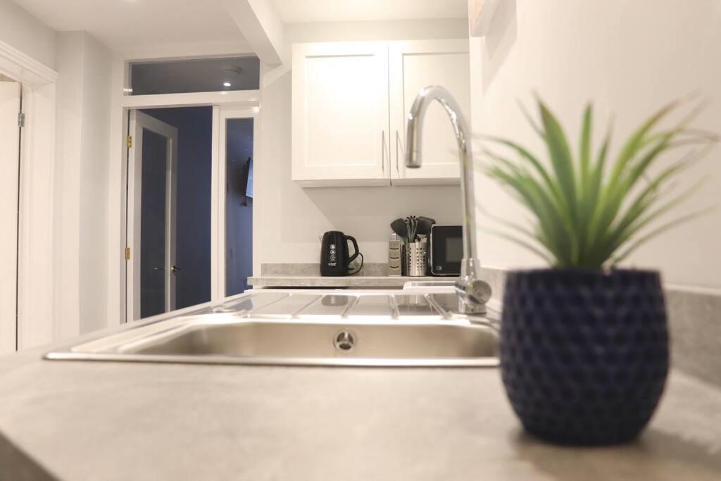 Priory Studio- New apartment inside the city walls 7