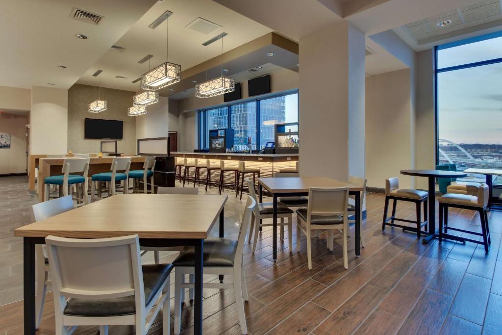 Drury Plaza Hotel Nashville Downtown Image