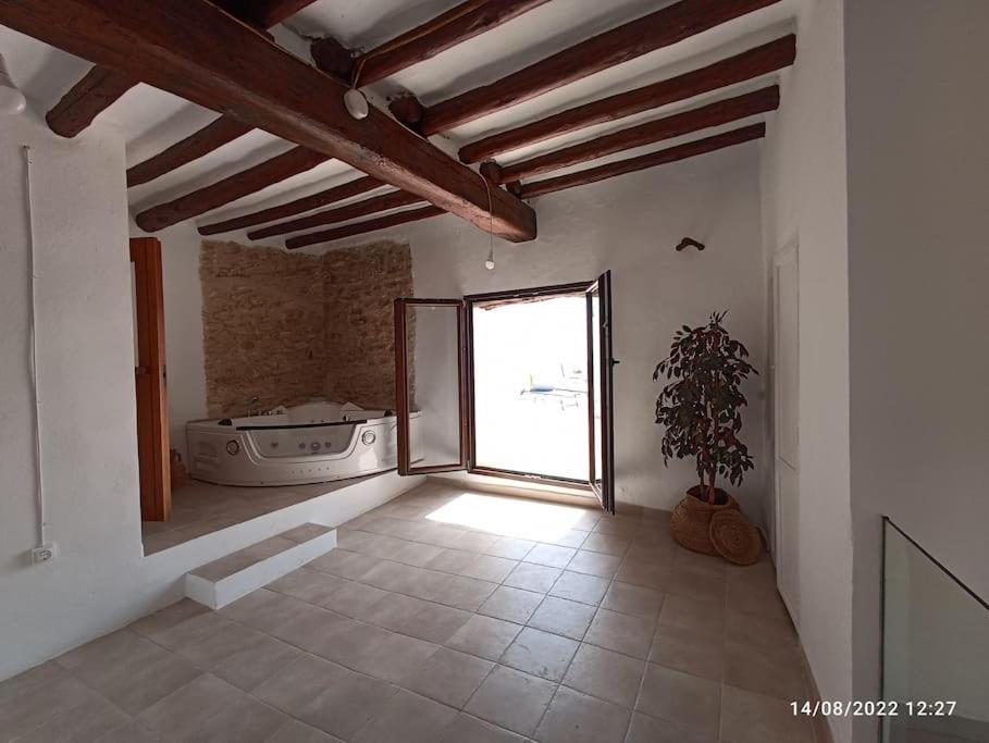 Casa de pueblo, entre mar y montaña, con spa. Plaza Mayor 3