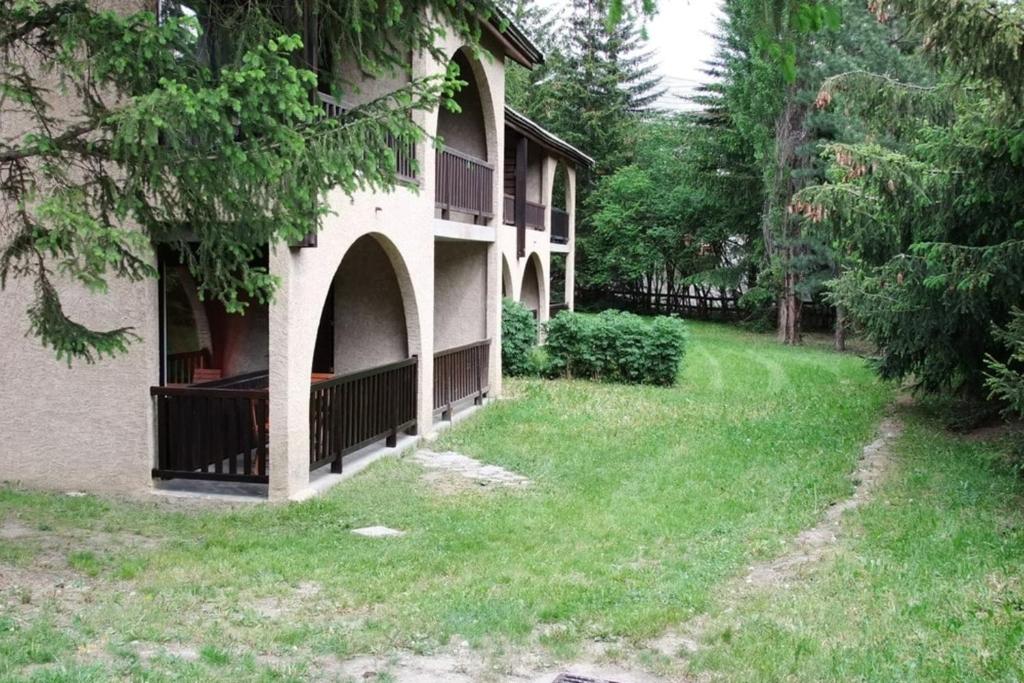 Photo de la galerie de l'établissement Pleasant cocoon at the foot of the slopes, à Saint-Chaffrey 5 autres photos