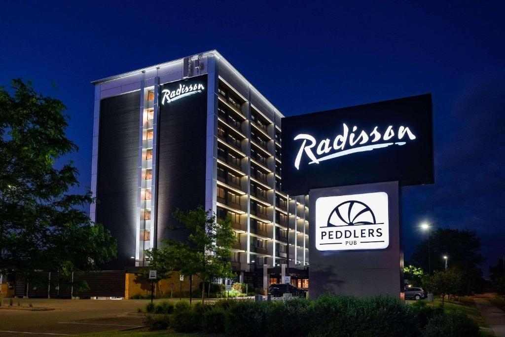 Radisson Hotel St Paul Downtown Image