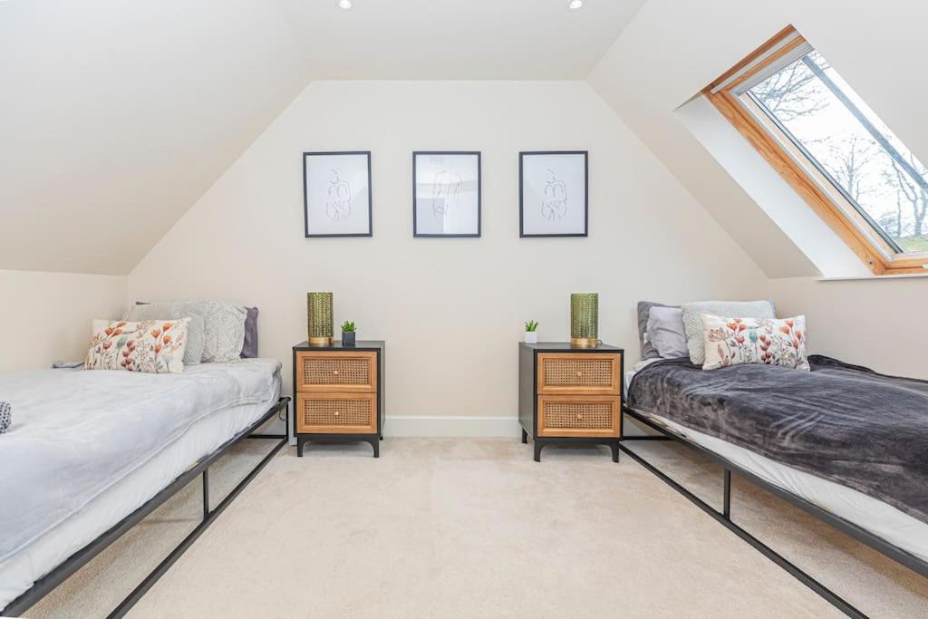 The Gate House - 3 Bed & Parking 2