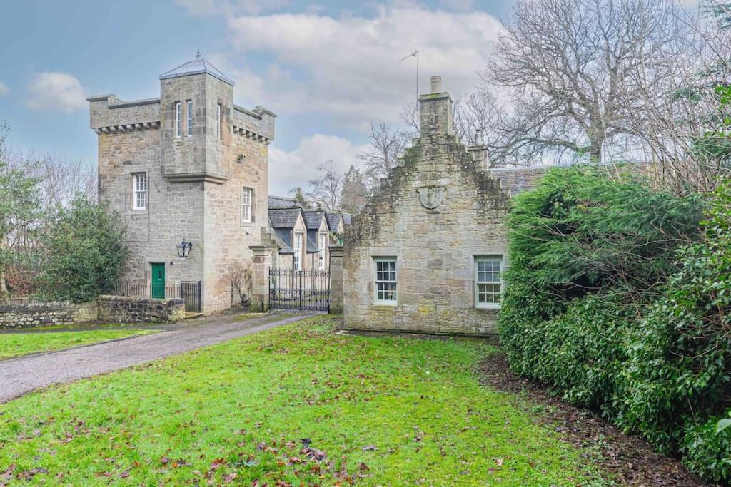 The Gate House - 3 Bed & Parking 5