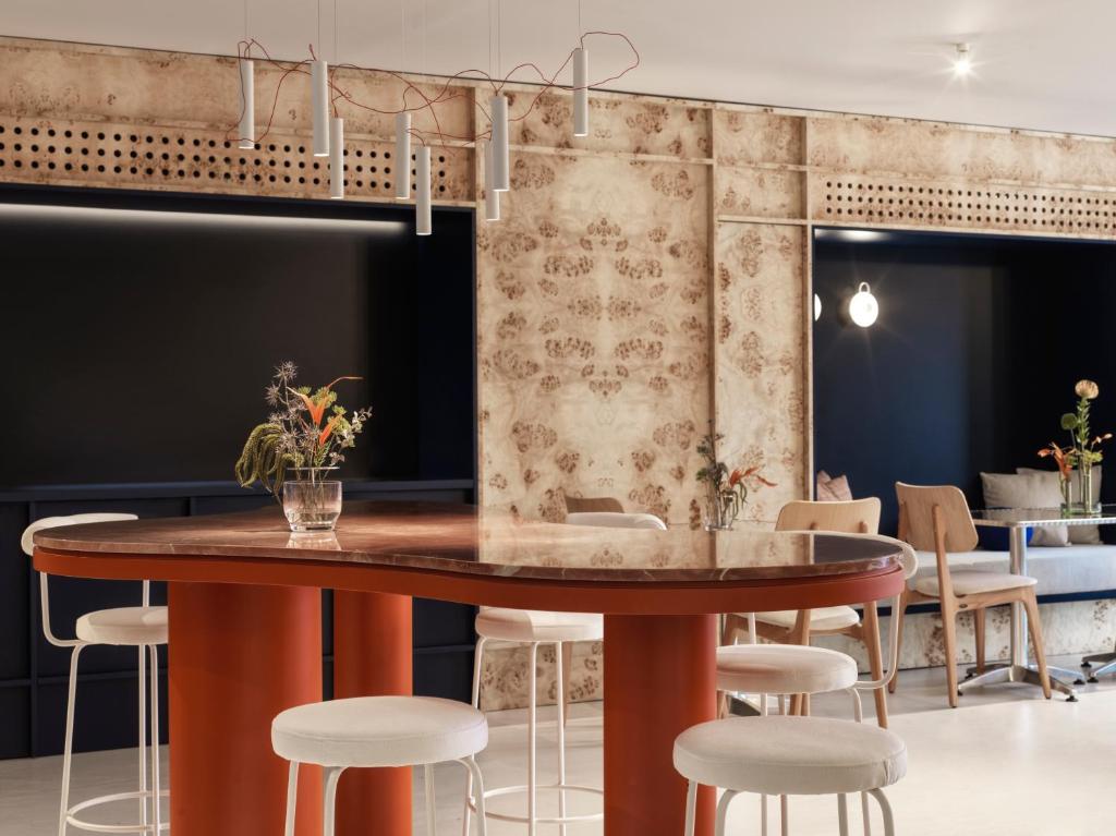 The Newel Acropolis 7