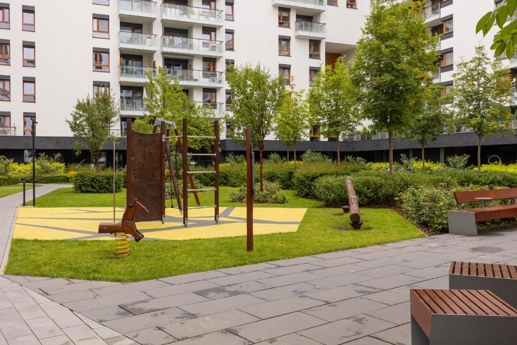 Żoliborz Artystyczny Apartment with Parking by Noclegi Renters 6