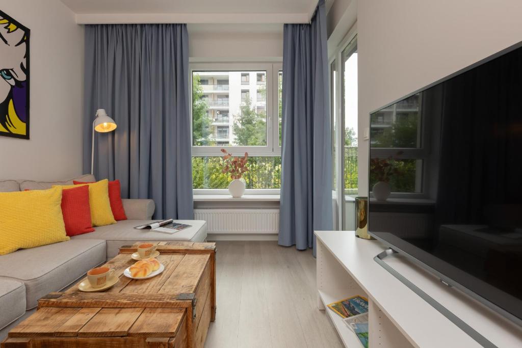 Żoliborz Artystyczny Apartment with Parking by Noclegi Renters 7