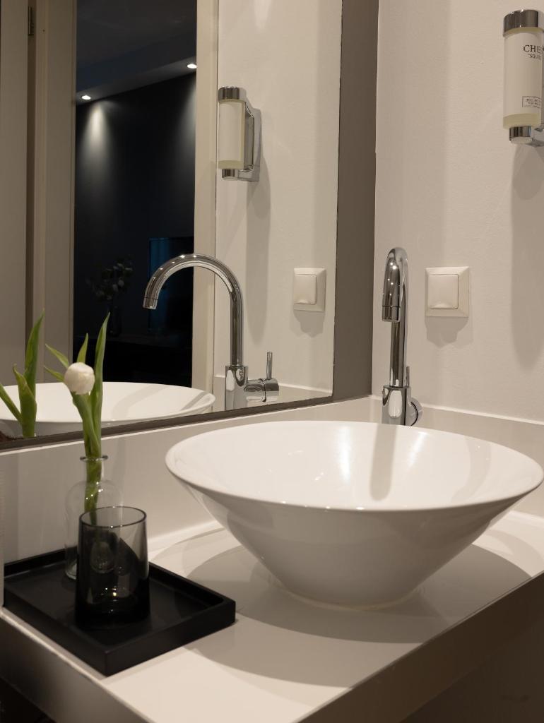Paragon Apartments 5