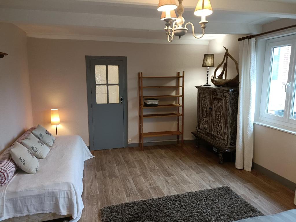 Lovely cottage in Honfleur center 2