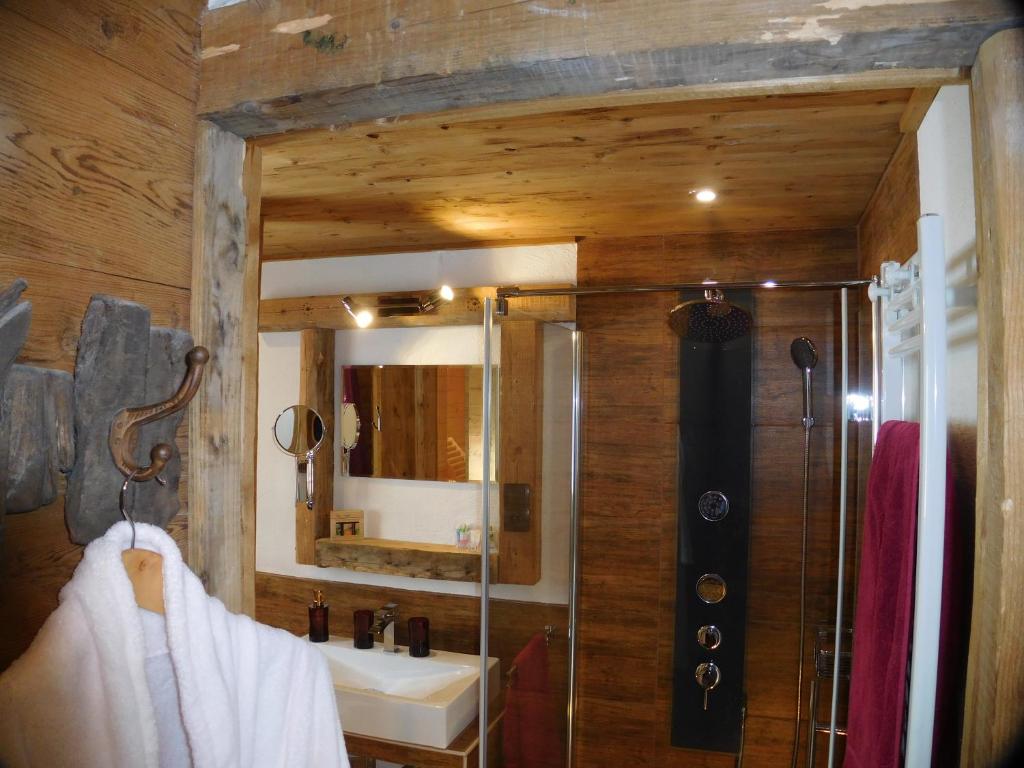 Wellnessoase mit Sauna und Whirlpool 7