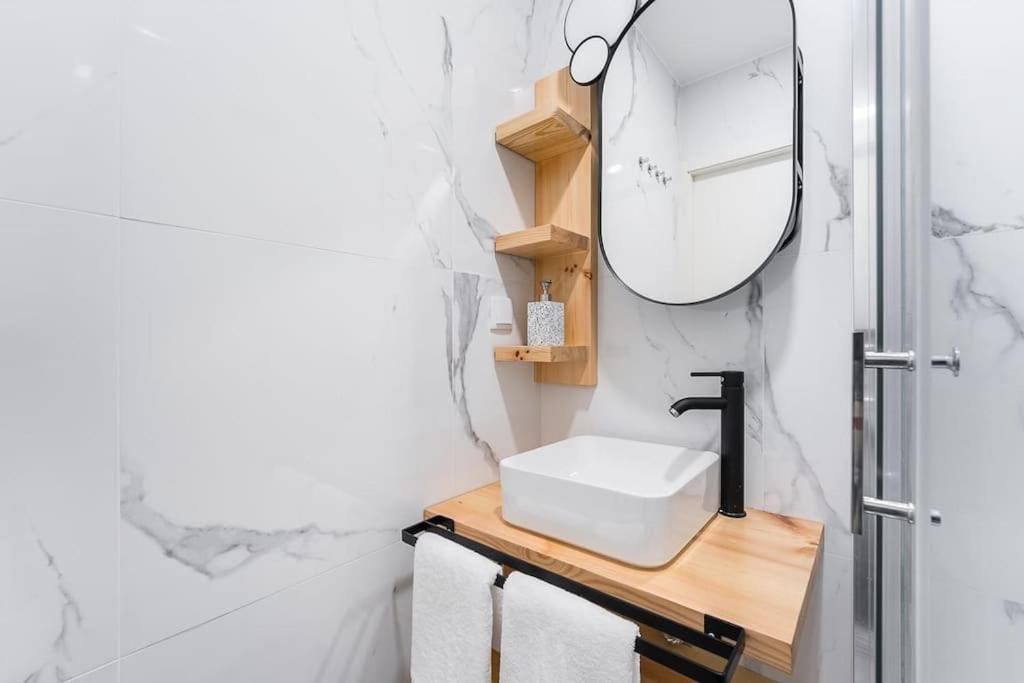 A charming stay near Paço das Escolas 3