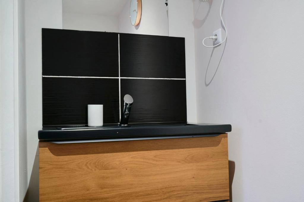 NG Prestige - Nain - Suite Spa Privatif - Jacuzzi - Netflix - Projecteur 8