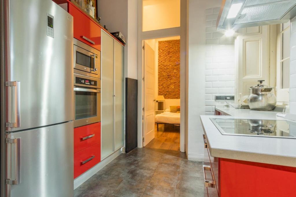 Downtown Duplex - 2 Bedrooms 2 Bathrooms - Opera 8