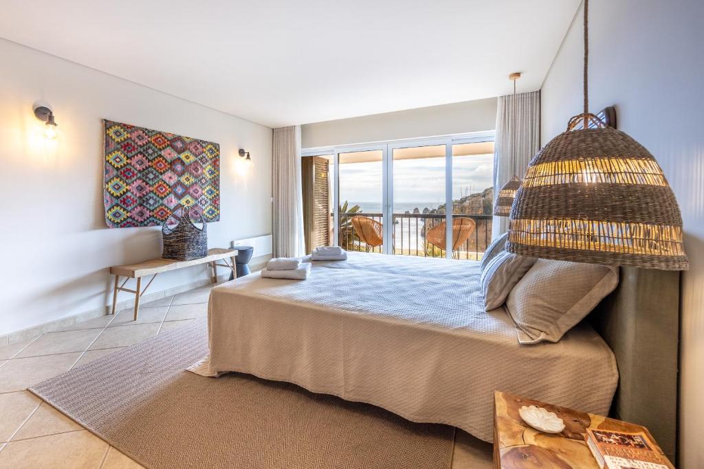 Stuning Views 2BR Apt, Beach access, Parking 2