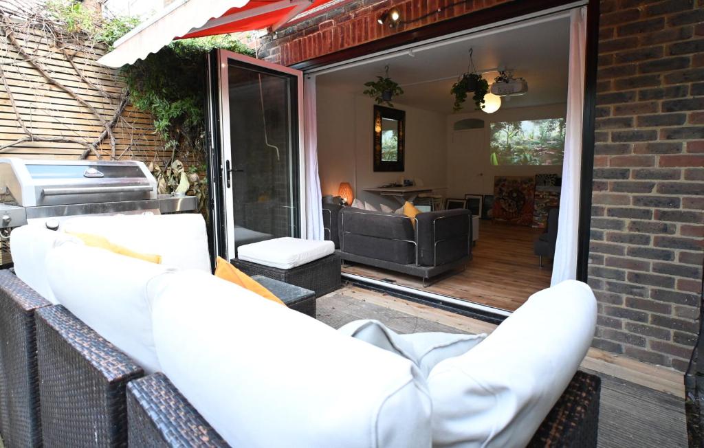3-Bed House with Amazing Garden 7