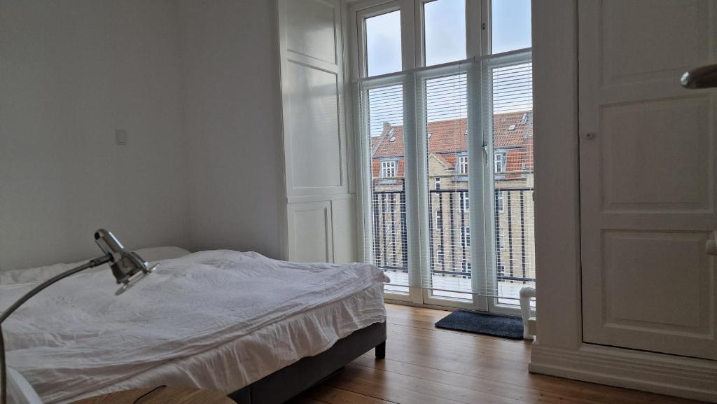 Center apartment - top floor penthouse with views of the city 2