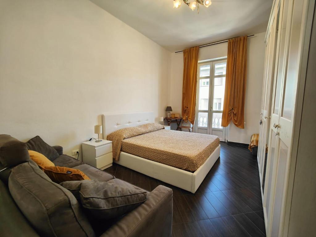 Tania House, Metro Italia 61 2