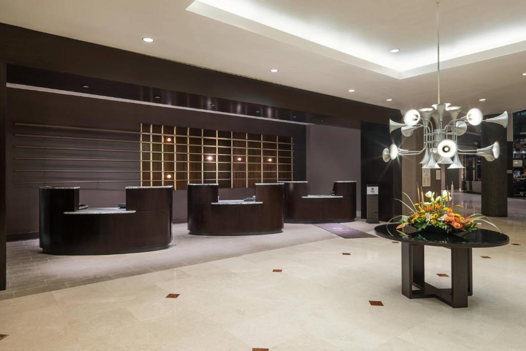 Sheraton Memphis Downtown Hotel Image