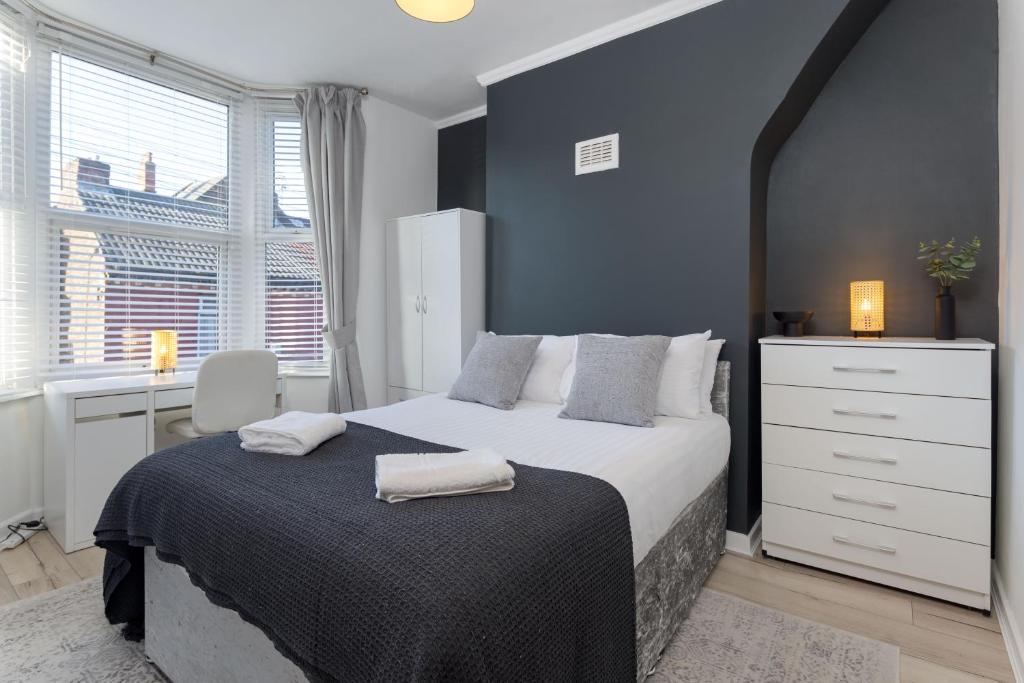 St Davids House - Air Host & Stay - 4 Bedrooms - Contractor Friendly 8
