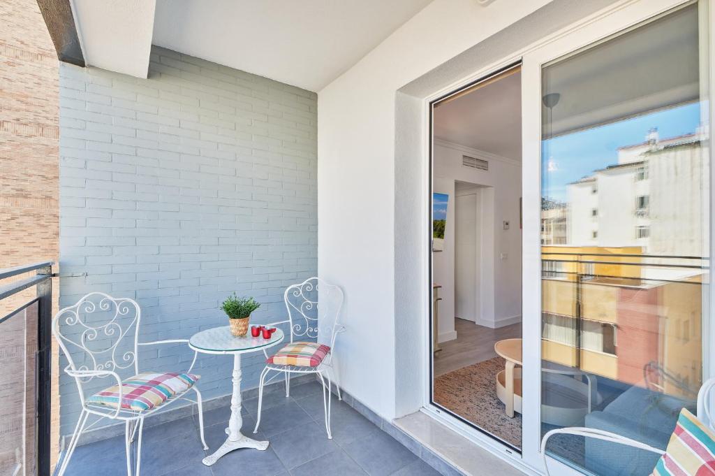 Nice Apartment Huelin 5