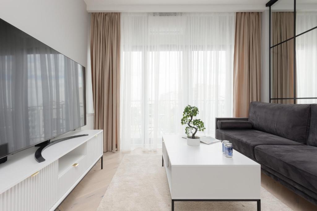 Art Deco Apartment Mokotów with Parking & Gym by Renters Prestige 7