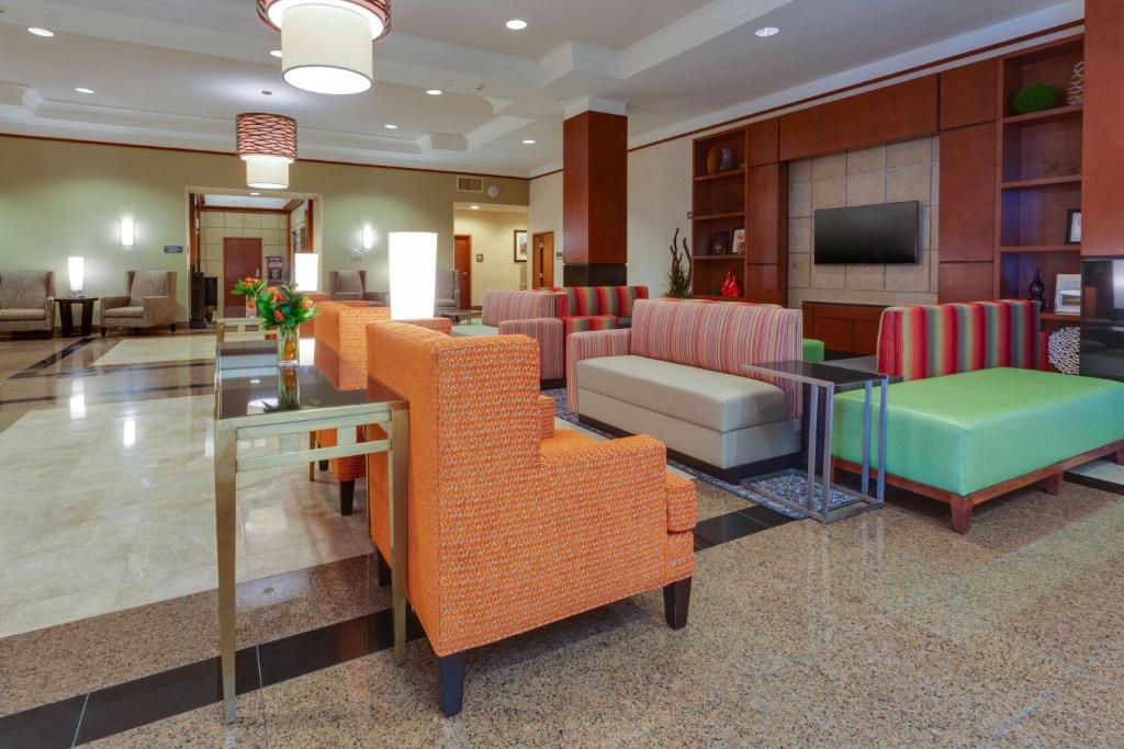 Drury Inn & Suites St. Louis Forest Park Image